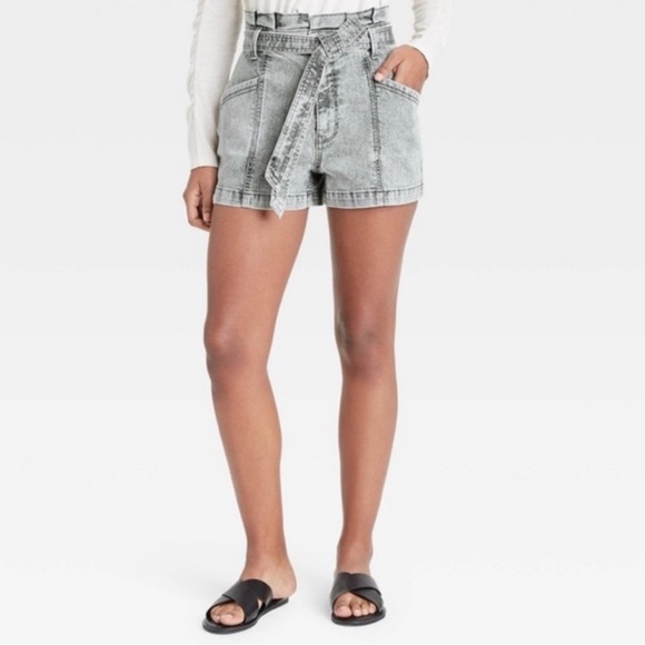 Target Universal Thread Shorts - Picture 2 of 6